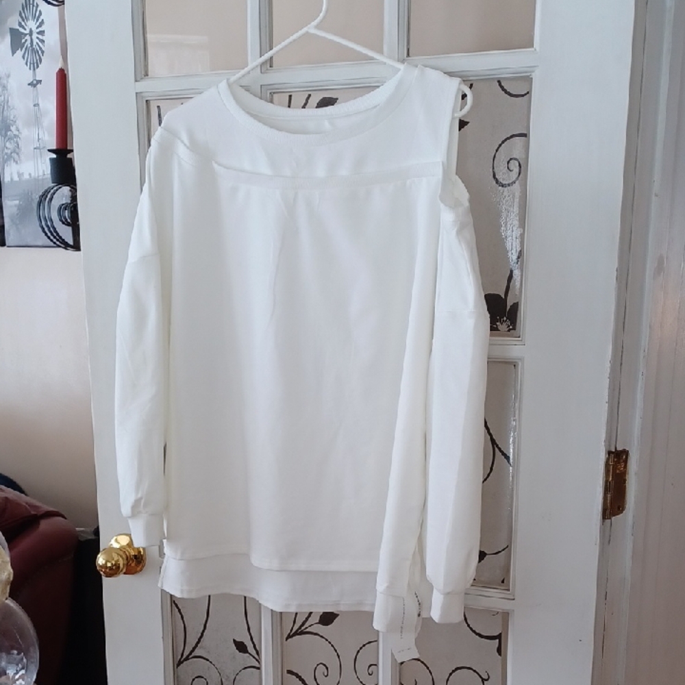 Elegant White Women's Top Size Xlarge